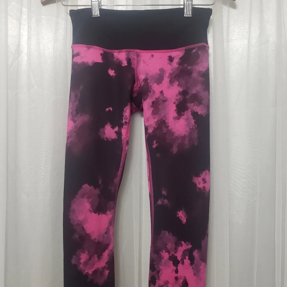 Lululemon Sz 4 Wunder Under Pant In Fuschia & Black Tie-Dye